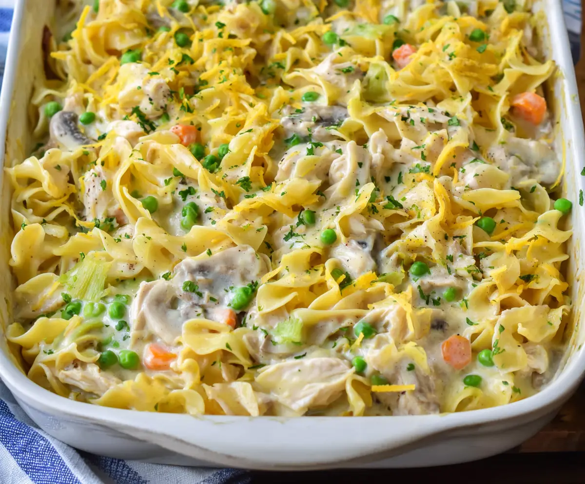 Easy Creamy Chicken Noodle Casserole